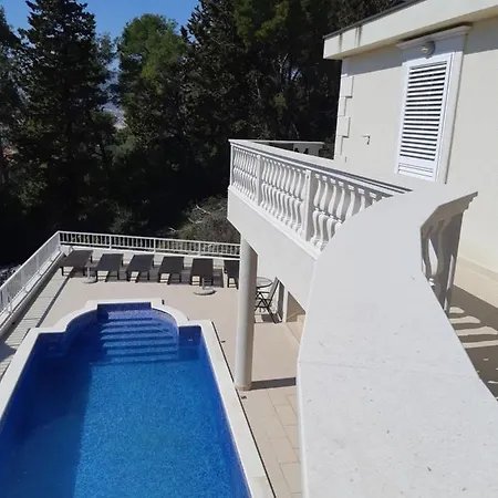 Lizzi Vikendica Trogir