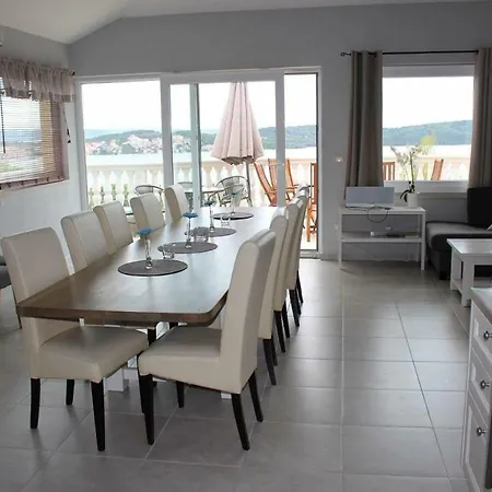 Lizzi Vikendica Trogir