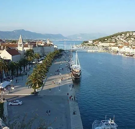 Lizzi Vikendica Trogir