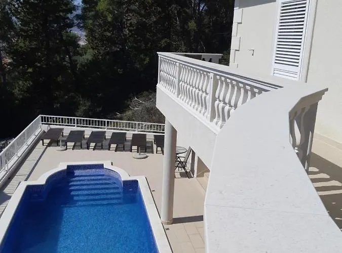 Lizzi Дом отдыха Трогир