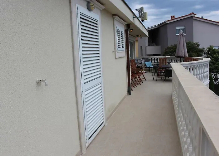 Lizzi Дом отдыха Трогир