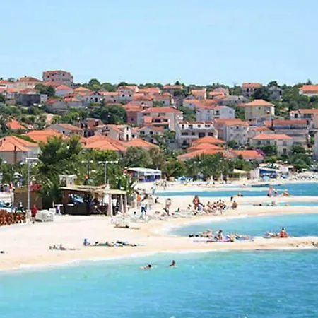 Lizzi Trogir